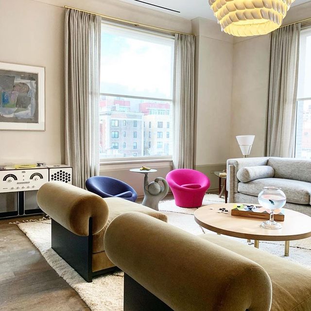 Home Categories rzeźba drewniana – dekoracja biura – ujęcie 3