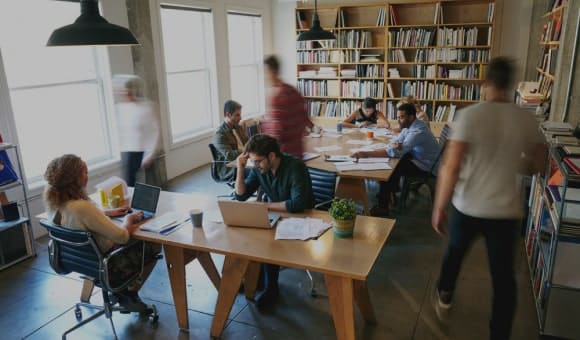 About us rzeźba drewniana – dekoracja wnętrza