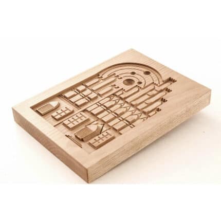 Forma do Piernika - Forma ciasteczkowa (dom Mikołaja Kopernika) rzeźba drewniana – dekoracja gabinetu – ujęcie 3