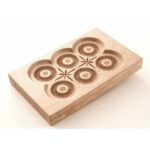 Forma do Piernika - Foremka do ciasteczek (Katarzyna - Symetria) rzeźba drewniana – dekoracja wnętrza – ujęcie 3