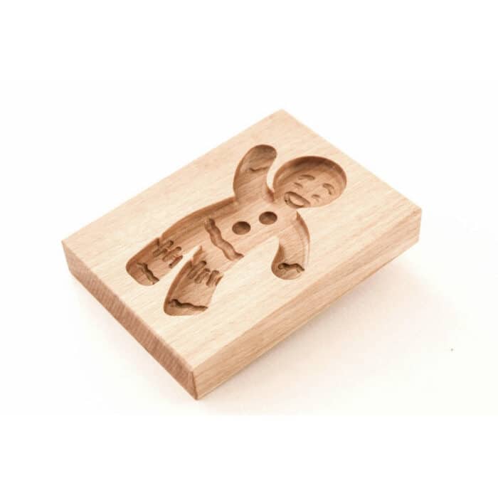 Forma do Piernika - Foremka do ciasteczek (Gingy - Ciastek - Hello!) rzeźba drewniana – dekoracja biura – ujęcie 3