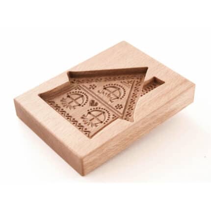 Forma do Piernika - Forma do ciasteczek (Chatka z Piernika) rzeźba drewniana – dekoracja salonu – ujęcie 3