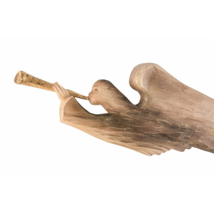 Viktor-Art Angel - Trumpeter Gloria (modèle 1) est une sculpture artisanale d'ange en bois avec des ailes brunes et une trompette, représentée de profil en train de voler avec les bras étendus. Les lignes douces et les riches textures du bois en font un cadeau parfait sur fond blanc. Sculpture en bois exclusive