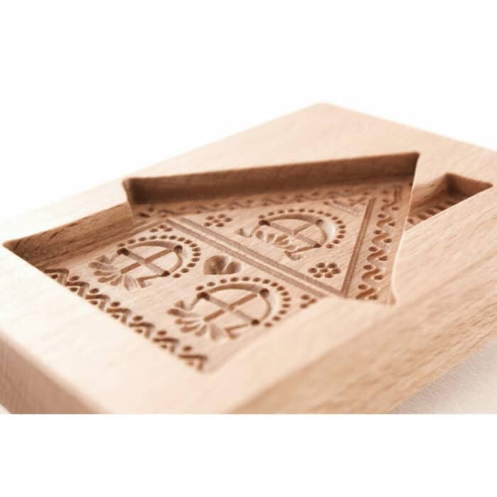 Forma do Piernika - Forma do ciasteczek (Chatka z Piernika) rzeźba drewniana – dekoracja gabinetu – ujęcie 2