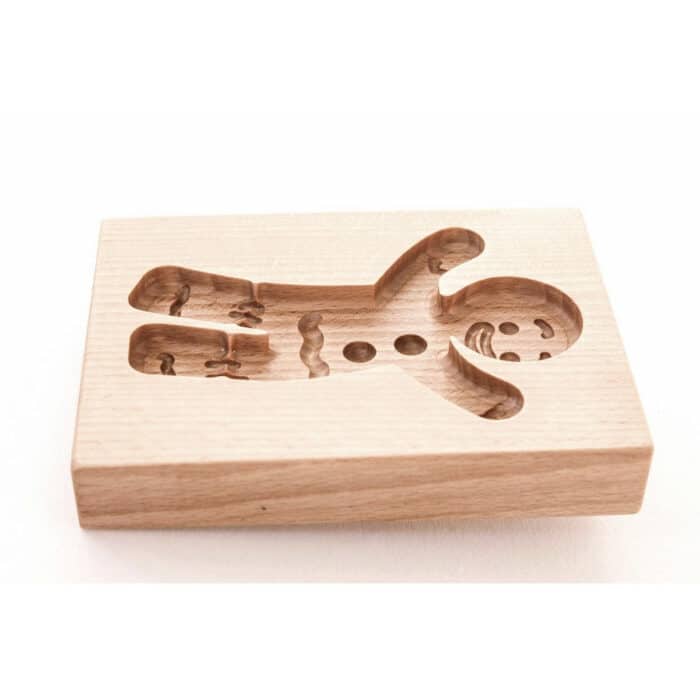 Forma do Piernika - Foremka do ciasteczek (Gingy - Ciastek - Impreza!) rzeźba drewniana – dekoracja biblioteki – ujęcie